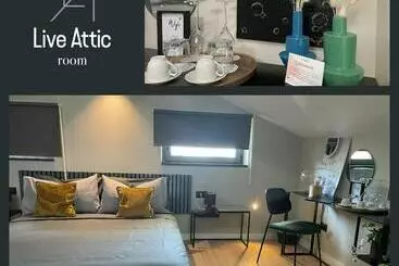 ベッドアンドブレックファースト Live Attic Room