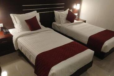 בית מלון כפרי Emerald Palace