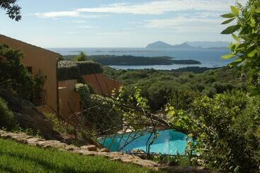 بنسيون Monti Mannu Art