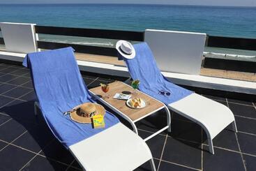 Hotel Playa Del Pacha Suites