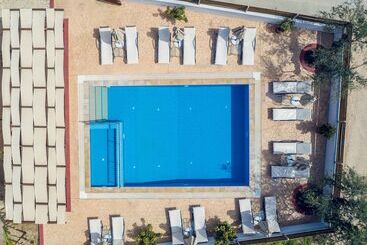 Armonia Studios & Apartments