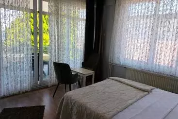 Kumsal Otel