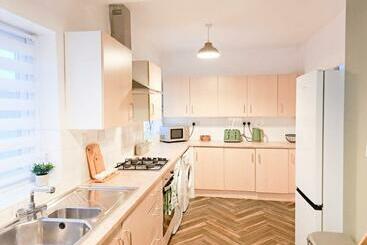 מלון כמוסות Osmaston Park Sleeps