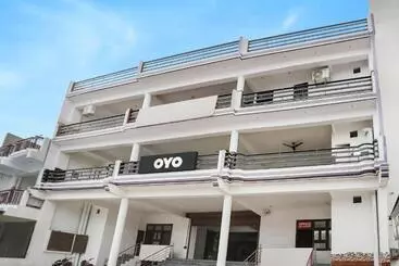 Hotelli Oyo Flagship 81410 Ap Palace