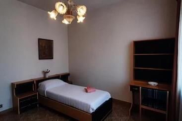 بنسيون Sa Prenda E Oro