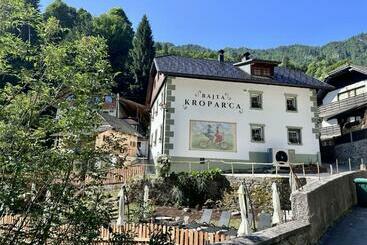 هاستل Bajta Kroparica