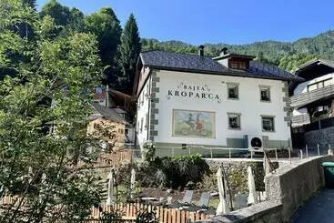 ユースホステル Bajta Kroparica