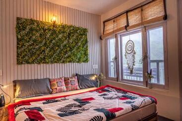 Albergue Grease Moto Club   Khangsar, Sissu