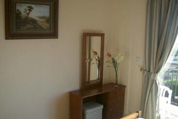 Жильё для туристов Kapsalia Holiday Villas