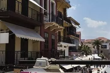 پانسیون Favela Living Space