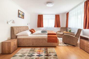 Topáz Apartmanházak Keszthely