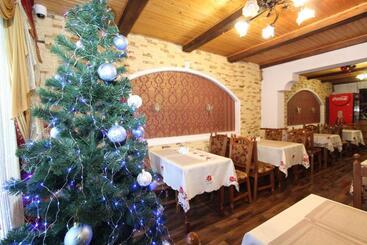 هاستل затишний готель едем