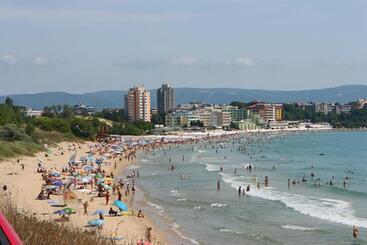 פנסיון Flowers Apartments