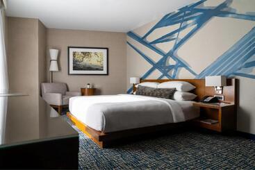 Hotel Ithaca Marriott Downtown On The Commons