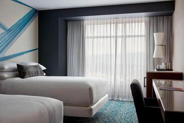Hotel Ithaca Marriott Downtown On The Commons