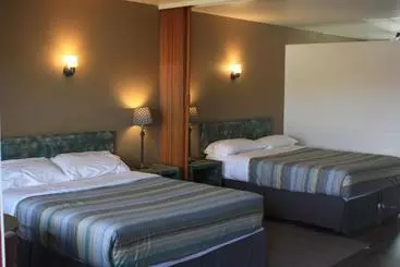 Manor Lodge Motel