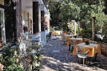 ホテル Albergo Ristorante Ferretti