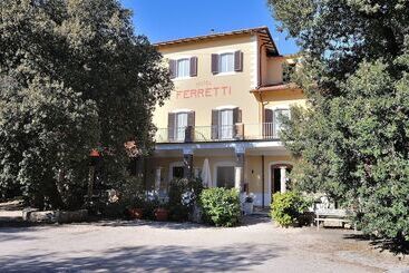 בית מלון כפרי Albergo Ristorante Ferretti