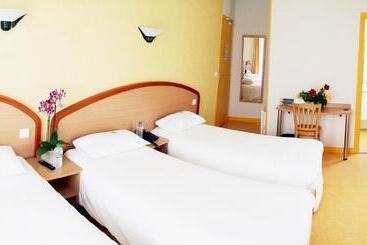 Hotel Logis Hôtel Du Commerce