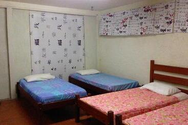 Praieiro Hostel Albergue