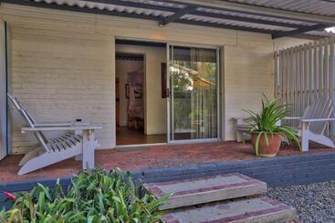 ベッドアンドブレックファースト Evening Shade