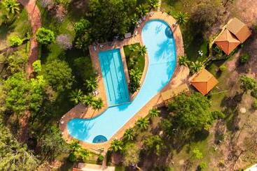 هتل Fazenda Bonjuá