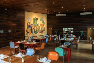 Hotelli Resort E Golfe Clube Dos 500