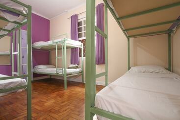 ホテル Santos Hostel