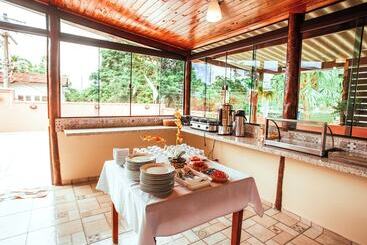 Общежитие Velinn Pousada Praia Do Pereque