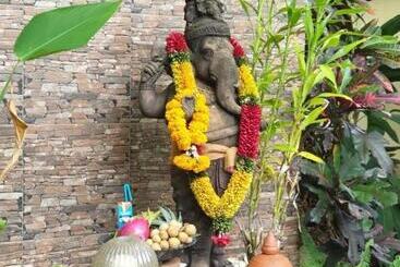 هتل Baan Suan Phidchamika