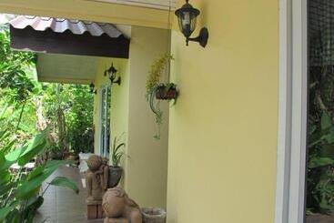 酒店 Baan Suan Phidchamika