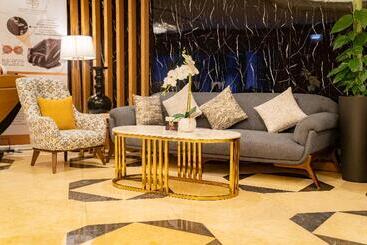 Отель Emaar Grand