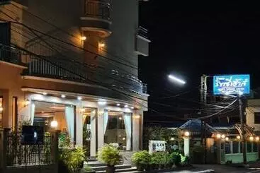 هتل Ritzy House