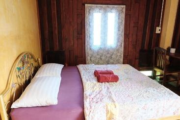 Отель Baan Eve Guesthouse