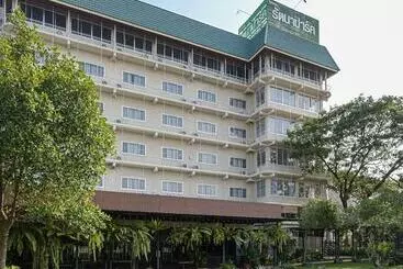 هتل Rattana Park