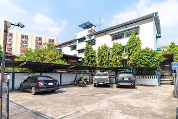 Hotel Riski Residence Bangkok Noi Wasit Apartment