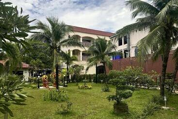 Hotel Sugar And Spice Inn