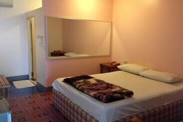 Natpob Sleep Station Motel