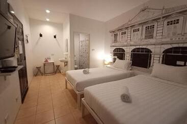 Majatalo Chino Town Gallery Alley   Sha Plus