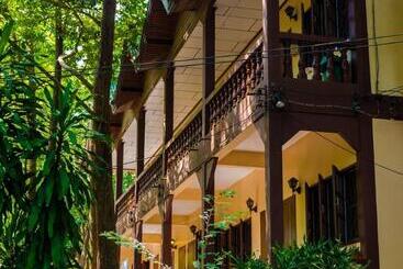 膳宿费 The Lost Resort