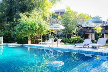 منتجع Pai River Corner