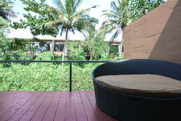 استراحتگاه The Grace Amphawa