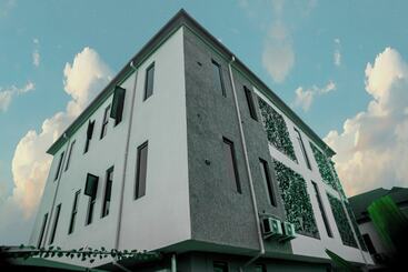 Richvilla Apartments & Hotels