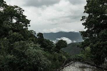 Itsy Hotels Peak View, 300 Mts From Mall Road