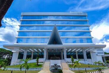 Unhas Hotel & Convention