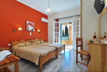 דירות לתיירים Rhea Complex