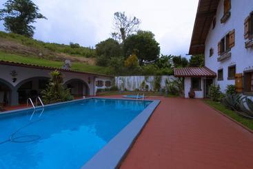 ホテル Los Héroes