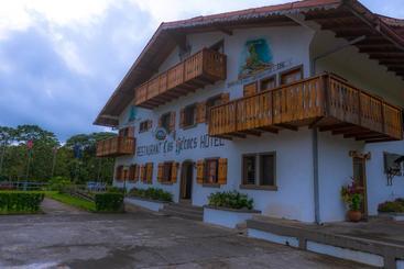 Hotel Los Héroes