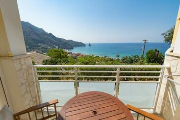 ホテル Mazis Apartments