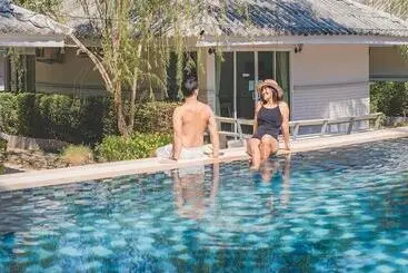 Hotel Laem Sing Natural Beach Resort